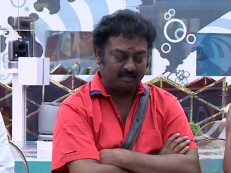 பஸ்ஸில் பெண்களை உரசிய விவகாரம்.. கண்டித்த பிக்பாஸ்..பகிரங்கமாக மன்னிப்பு கேட்டார் சரவணன்!