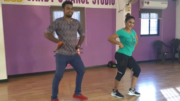 ‘வெச்சுக்க வெச்சுக்கவா இடுப்புல’.. சாண்டி உங்க ஸ்டுடியோவுல ஸ்ரீரெட்டி என்ன பண்ணியிருக்காங்க பாருங்க!