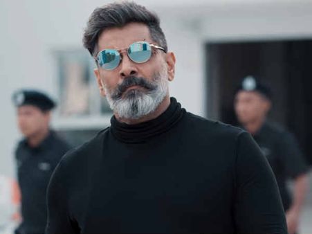 Kadaram kondan trailer: மாசான கெட்டகப்பில் விக்ரம் மிரட்டும் கடாரம் கொண்டான்.. வெளியானது டிரெய்லர்!