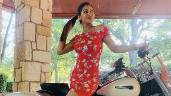 ஒரு ரைடு போலாமா? தொடை தெரியும் டாப்பில்.. படு செக்ஸியாக கேட்ட பிக்பாஸ் நடிகை!