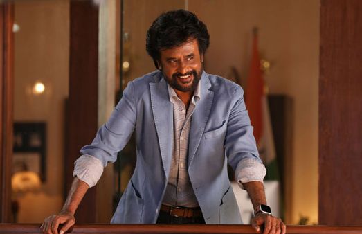 பாட்ஷா பாதி, துப்பாக்கி மீதி.. தெறியாய் வளர்ந்து நிற்கும் ரஜினியின் ஸ்டைலிஷ் ‘தர்பார்’