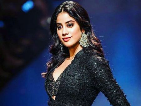 இயக்குநரின் லட்சணம் தெரிந்து விஜய்யுடன் ஜோடி சேர மறுக்கும் ஜான்வி