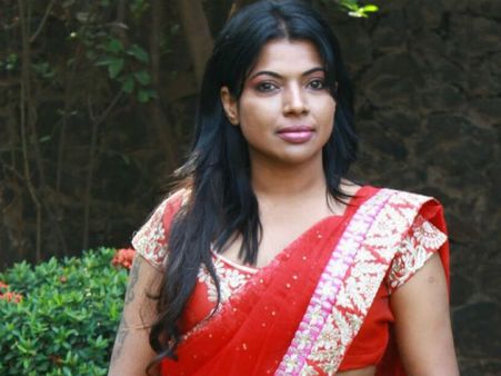 அவ்வா.. அவ்வா... உண்மையில் நடந்தது என்ன? சாக்ஷியை தோலுரித்து வீடியோ வெளியிட்ட நடிகை!