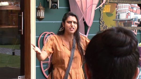 ஓவர்டேக் பண்ணும் வனிதா.. டக்கென களத்தில் குதித்த கஸ்தூரி.. கவின் தேரைஇழுத்து தெருவுல விட்டுட்டாங்களே