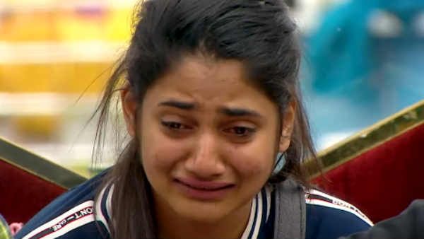 குத்துறதையும் குத்திட்டு.. இப்போ நீலிக்கண்ணீர் வடிக்கும் லாஸ்லியா.. உனக்கு வந்தா மட்டும் ரத்தமா?