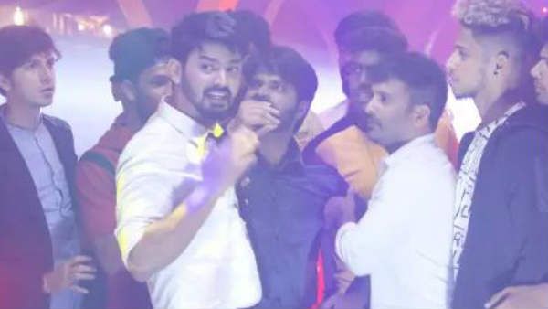 பாரில் ட்ரங்கன் மங்கி டான்ஸ் - சிக்கிய பிக் பாஸ் ஜோடி! அப்படியா சேதி!