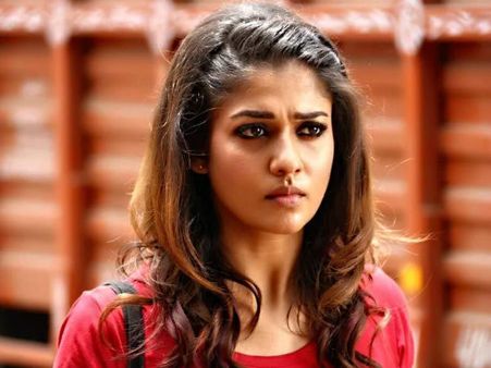 அடடே.. நயனுக்கு மச்சம் மாறிப் போச்சேய்யா.. கோலிவுட்டை கலக்கும் புதுப் புயல்!