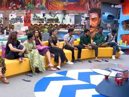 பொம்பளைங்க சண்டை போர் அடிக்குது.. டக்கென ஸ்கிரிப்டை மாற்றிய பிக் பாஸ்.. அடுத்து என்ன அடிதடி தான்!