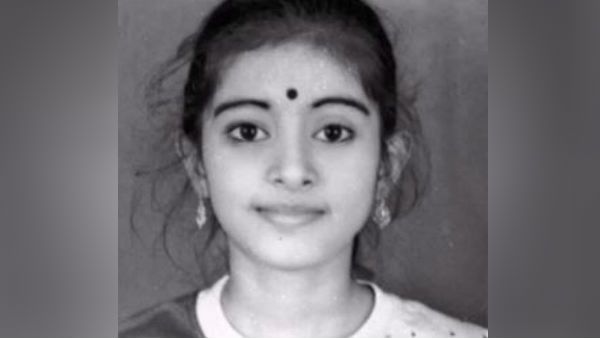 சிநேகாவின் சிறு வயது போட்டோ… ஏய் நீ ரொம்ப அழகா இருக்கே