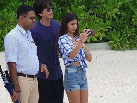 ப்பா.. என்னா ரியாக்‌ஷன்.. புலிக்கு பிறந்தது பூனையாகுமா? வைரலாகும் வாரிசு நடிகையின் செல்பி போட்டோ!