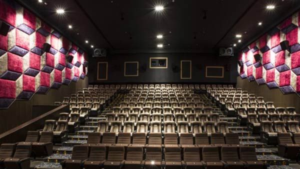 ஆட்டத்திற்கு வரும் ஜில் ஜில் ஜியோ ஜிகா பைபர் - பீதியில் உறையும் சினிமா தியேட்டர் உரிமையாளர்கள்