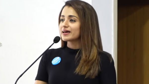 சினிமா கற்பனைதான்.. அதை ஃபாலோ பண்ணாதீங்க.. சீரியஸா எடுத்துக்காதீங்க.. மாணவிகள் மத்தியில் திரிஷா!