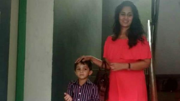 அதே ரத்தம் அப்டிதான் இருக்கும்.. தல மாதிரியே குட்டி தலயும் செமஅழகு.. திருஷ்டி சுத்தி போடுங்க ஷாலினி