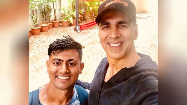 நடிகரை பார்க்க 900 கிலோமீட்டர் நடந்தே வந்த ரசிகர்: வைரல் வீடியோ