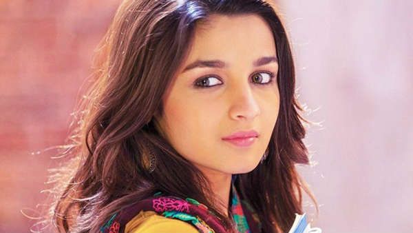 சதக் 2: உங்கள் படைப்பில் நானும் ஒரு அங்கம் - அப்பாவை நினைத்து உருகிய ஆலியா பட்