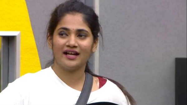 டாஸ்க்கில் வென்ற லாஸ்லியா.. சொன்னபடி முகத்தை காட்டுவாரா பிக் பாஸ்..பெரும் எதிர்பார்ப்பில் ரசிகர்கள்!