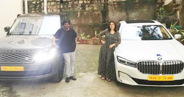 வசூலை அள்ளிய ஐ ஸ்மார்ட் ஷங்கர் - சொகுசு கார் வாங்கிய சார்மி கவுர்