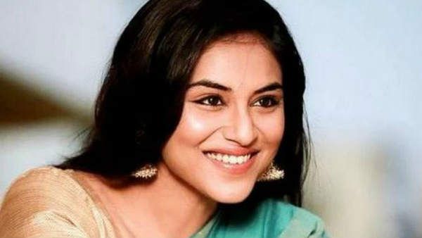 என்ன இப்படி இறங்கிட்டாங்க? இந்துஜா போட்ட கெட்ட ஆட்டம்.. இன்ஸ்டாகிராமில் வைரலாகும் வீடியோ!