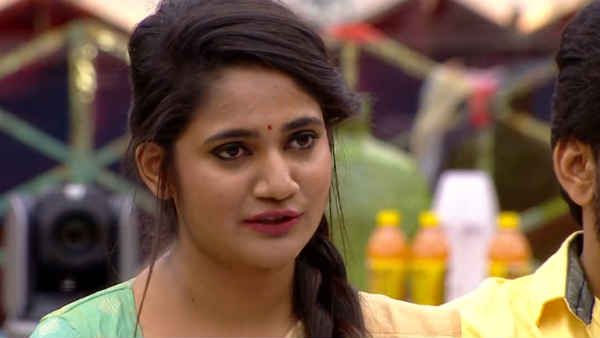 சிக்கனை வைத்து சேரனை அசிங்கப்படுத்திய லாஸ்லியா.. கமல் முன்னிலையிலேயே பழிக்குப்பழி!