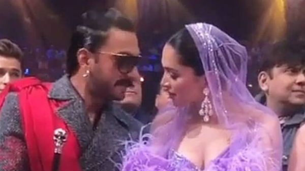 ஐஐஎஃப் ஏ 2019 பரிசளிப்பு விழா: ரசிகர்களின் இதயங்களை வென்ற ரன்வீர் சிங் தீபிகா படுகோனே