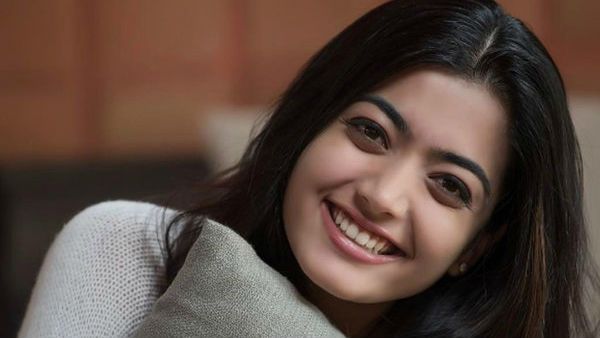 அஜித்தின் மாஸை பார்த்து வியந்த விஜய் நடிகை.. 'தல' கோஷத்தால் அதிர்ந்த அரங்கம்.. வைரல் வீடியோ!