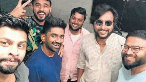 பப்பி : கிச்சனே இல்லாம வீடு கட்டுவேண்டி... ஆர்ஜே பாலாஜி பாடிய பாடல்