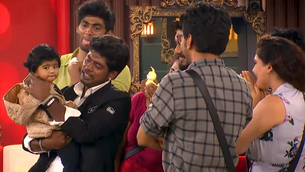 பிக்பாஸ் வீட்டில் ஆட்டம் போட்ட சாண்டி பேபி லாலா.. அப்ளாஸை அள்ளிக்கொடுத்த பார்வையாளர்கள்!