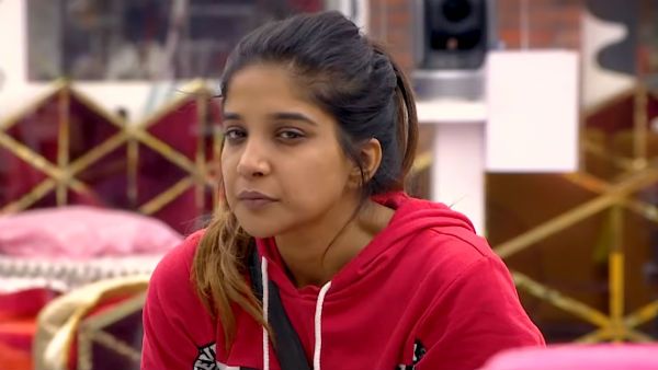 போட்டு வாங்கிய சாண்டி.. சாக்‌ஷியின் பழி வாங்கும் பிளானை உளறிக் கொட்டிய அபி.. உஷாரான பாய்ஸ் கேங்!