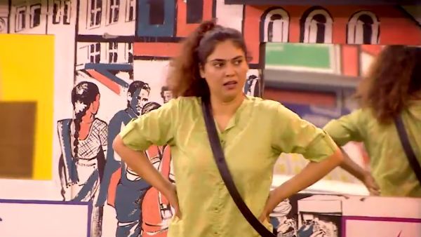 கதவைத் திறந்து வைத்துக் கொண்டே 'சூச்சூ’ போன சாண்டி.. முகம் சுளித்த ஷெரின்.. கோபமாக திட்டிய சேரன்