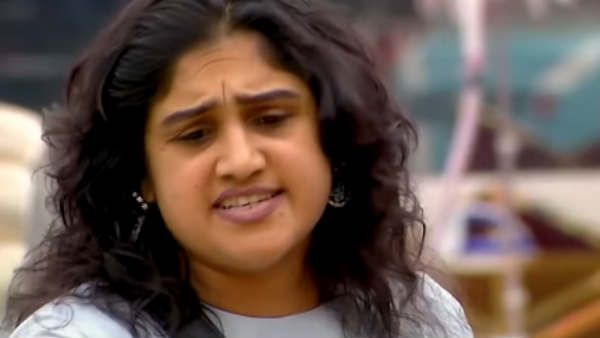 களைகட்டும் பிக்பாஸ்.. சாக்ஷி உன்னாலதான் வெளியே போனா.. கவினை கிழித்து தொங்கவிட்ட வனிதா!