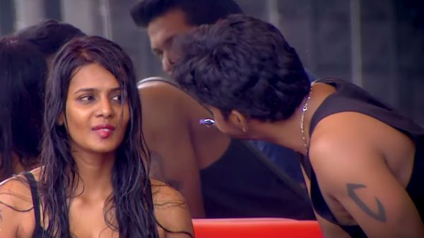 கக்கூஸே பலபலன்னு ஆவுது.. நீ ஆவமாட்டீயா.. வாய காட்டு.. பாத்ரூம் கிளினருடன் மீராவை விரட்டிய சாண்டி!