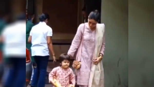 'நோ மீன்ஸ் நோ'.. போட்டோகிராப்பர்களிடம் கோபப்பட்ட பிரபல நடிகையின் மகன்.. வைரலாகும் வீடியோ!