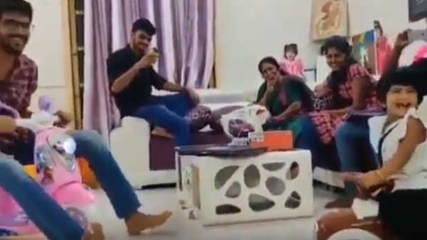 கவலைகளை மறந்த கவின்.. லாலாவுடன் மோதலோ மோதல்.. மகளுக்காக மல்லுகட்டும் சாண்டி.. சோ க்யூட் வீடியோ!