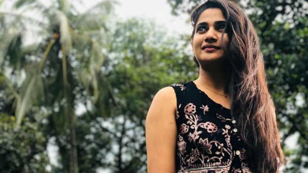 நண்பர்களுடன் ஆட்டம் பாட்டத்துடன் தீபாவளி வாழ்த்து சொன்ன லாஸ்.. திட்டித் தீர்க்கும் நெட்டிசன்ஸ்!