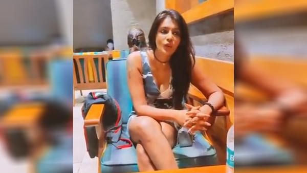 நான் பொண்ணே இல்லன்னு சொல்றாங்க.. பாலிவுட் போனாலும் விடமாட்றாங்க.. கதறும் மீரா மிதுன்!