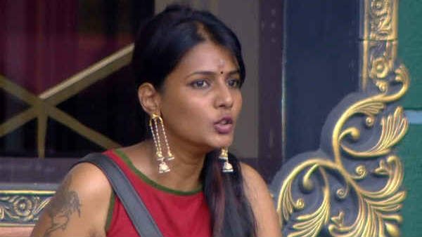 சேரனை தொடர்ந்து முகெனின் பெயரை டேமெஜாக்கும் மீரா மிதுன்.. வைரலாகும் போன் கால்!