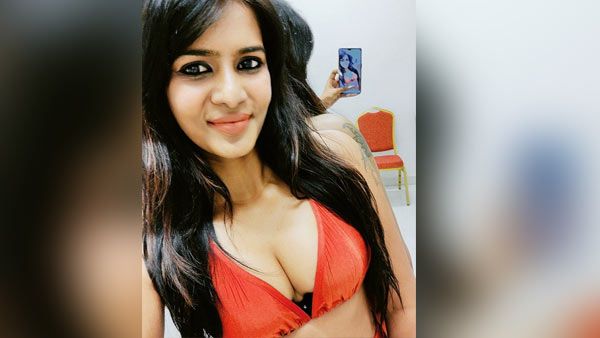 நான் பெண்தான்.. எனக்கு மார்பும் இருக்கு.. அதுவும் இருக்கு.. மொத்ததையும் திறந்து காட்டிய மீரா மிதுன்!