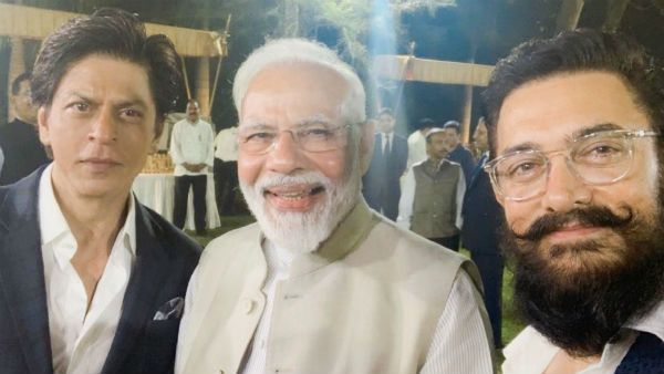 மகாத்மா காந்தியின் 150வது பிறந்த நாள் கொண்டாட்டம்.. மோடியுடன் செல்ஃபி எடுத்த பாலிவுட் பிரபலங்கள்!