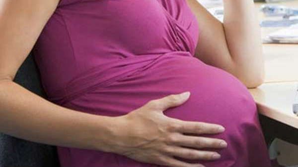 பிரசவத்திற்கு அனுமதிக்கப்பட்ட பிரபல நடிகை குழந்தையுடன் மரணம்.. ஆம்புலன்ஸ் தாமதத்தால் நேர்ந்த துயரம்!