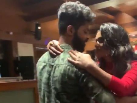 தீபாவளியும் அதுவுமா நடிகை போட்ட அந்த வீடியோ.. காரித்துப்பாத குறையாக திட்டித் தீர்க்கும் நெட்டிசன்ஸ்!