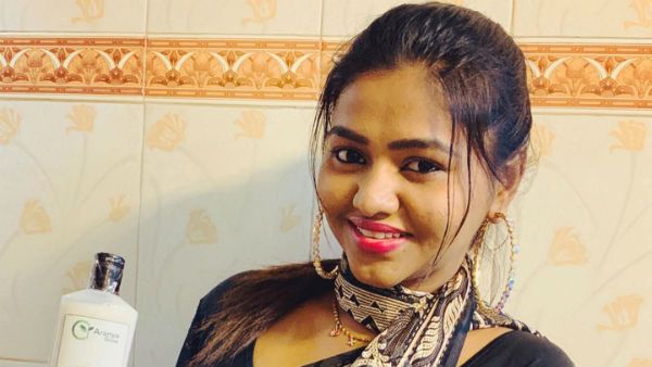 மாராப்ப இப்படியும் போடலாமா.. புடவையிலும் கவர்ச்சி காட்டிய ஷாலு ஷம்மு! இது மாதிரி!