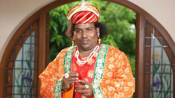 யோகிபாபுவும் மொட்டை ராஜேந்திரனும் கலக்கும் காவி ஆவி நடுவுல தேவி