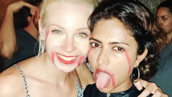 நாக்கை நீட்டாதீங்க ப்ளீஸ்.. ட்ரோலாகும் அமலா பாலின் ஹாலோவின் லுக்!