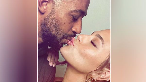 முதல்ல சாமி கும்பிடுவோம்.. அப்புறமா செக்ஸ் வச்சிக்குவோம்.. டிவி பேட்டியில் ஓப்பனாக கூறிய பிரபல நடிகை