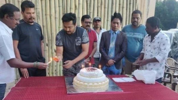 இந்தியன் 2 செட்டில் பிறந்தநாளை கொண்டாடிய பாபி சிம்ஹா