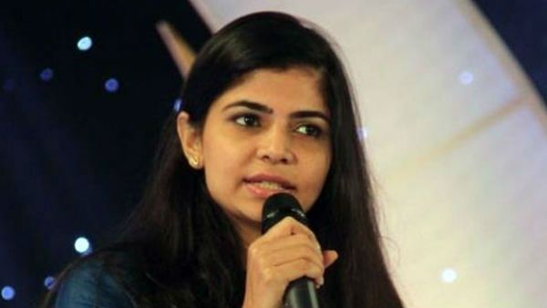 வௌங்கிடும் கலாச்சாரம்.. டிரெஸ பாத்தாலே அடிக்கனும் போல இருக்கா.. ஜீ தமிழின் சீரியலை விளாசிய சின்மயி!