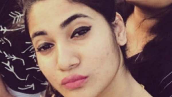 எக்கா.. தயவு செஞ்சு இந்த போட்டோவ நீயே ஒரு தடவை நல்லா பாரு.. நல்லாவா இருக்கு?