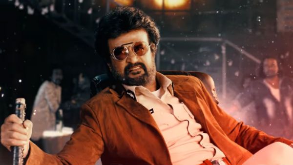 தர்பார் மோஷன் போஸ்டரை வெளியிட்ட இந்திய சூப்பர்ஸ்டார்கள்!