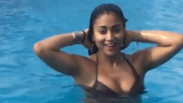 பிகினியில் நீச்சல் குளத்தில் குளித்த ஷ்ரேயா.. இன்ஸ்டா வீடியோவை பார்த்து ஜொள்ளு விடும் ஃபேன்ஸ்!
