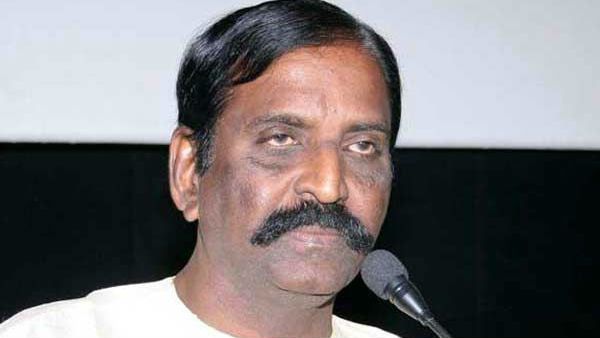 எழுத்தின் சிகரம் என்று இயக்குனர் சிகரத்திற்கு புகழாரம் சூட்டிய வைரமுத்து